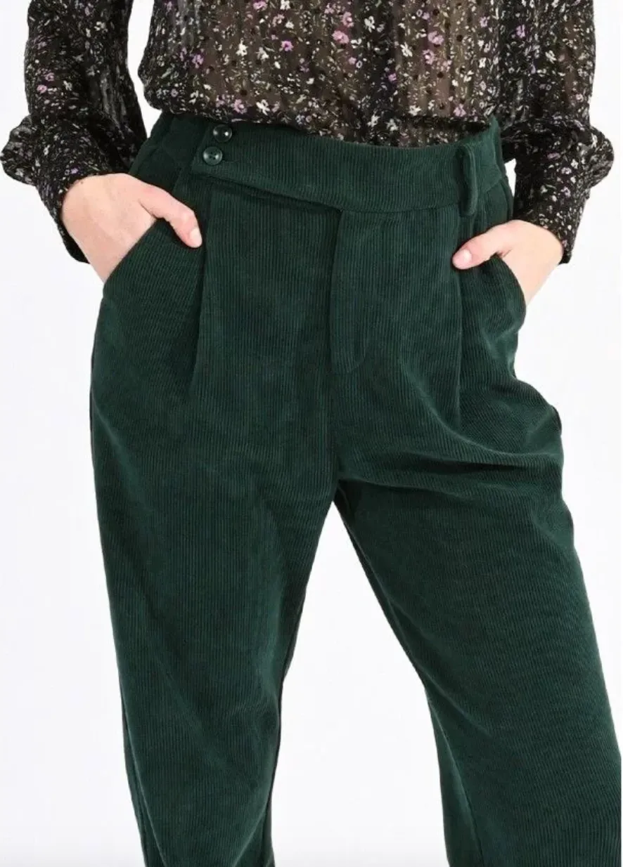 Corduroy Pleated Crop Pants