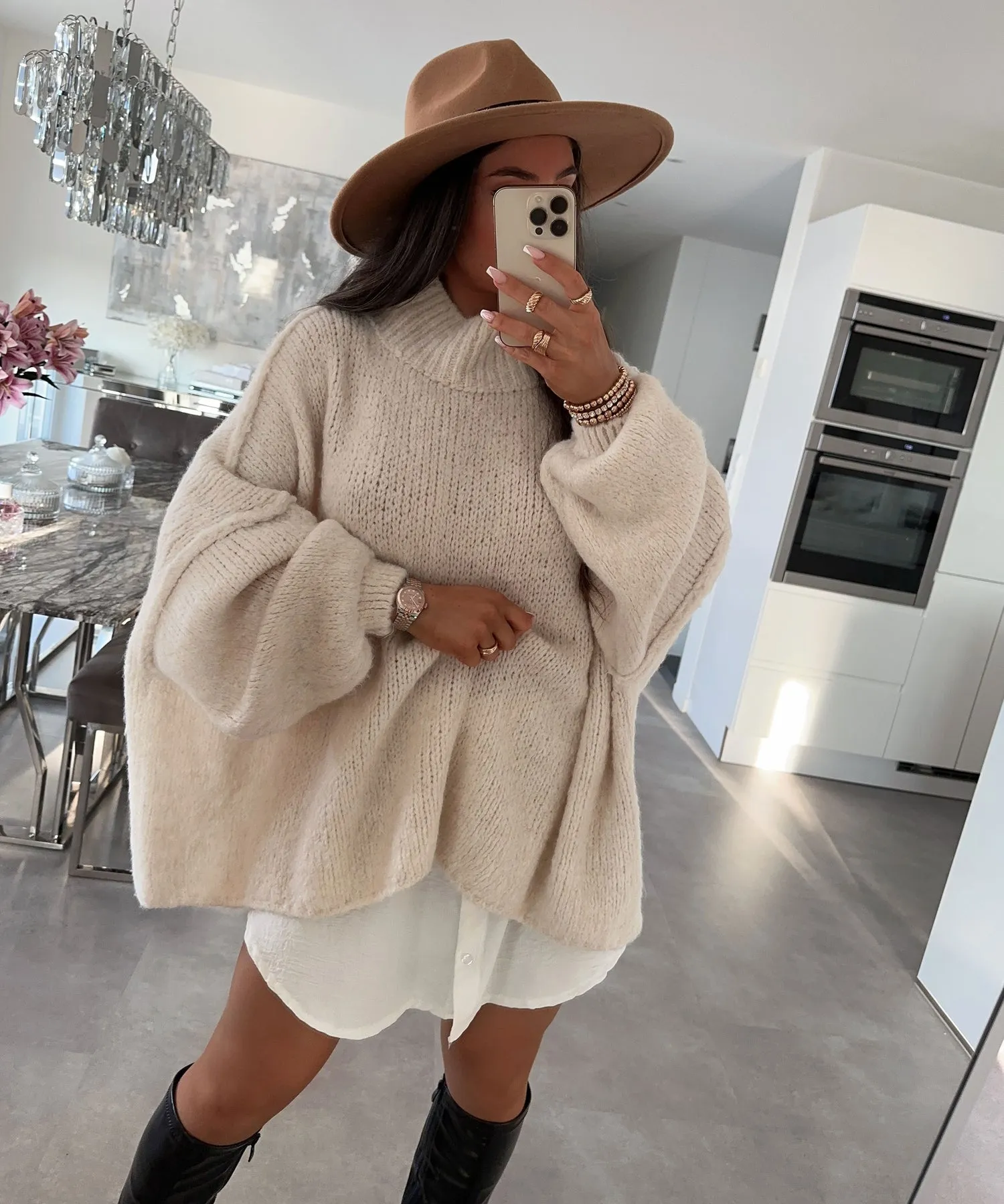 Women's Elegant Beige Oversized Cashmere Turtleneck Jumper | Ideal for Autumn/Winter